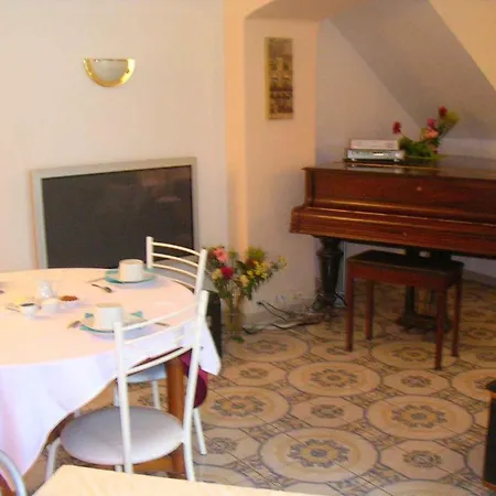 D'hote Priory-view Bed & Breakfast Dinan